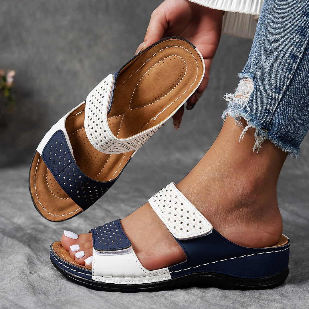 Stilla | Dame Sandaler På Kilehæl: Gyldne, Med Krystaller, Skridsikre, Komfortable, Elegante, Sommerlige