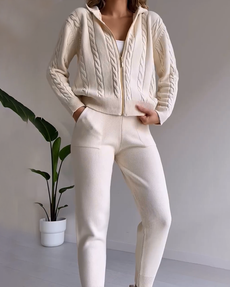 Stilla | Casual Jacquard Cardigan Sæt med Twist Design