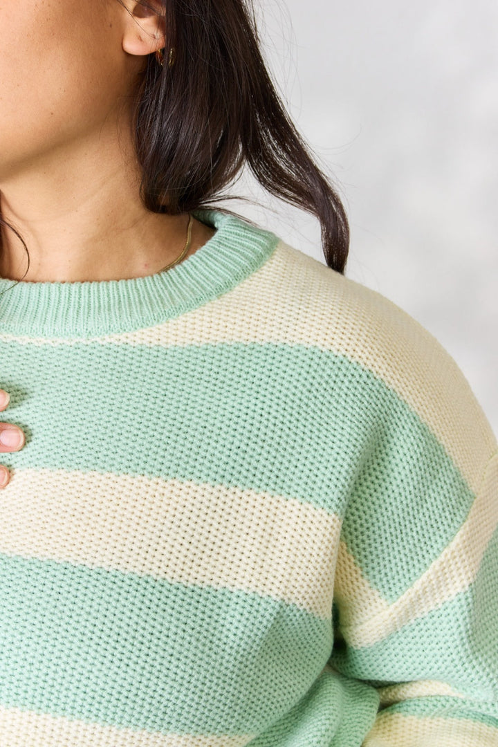 Stilla | In Love Ful størrelses kontrast stribet rund hals sweater