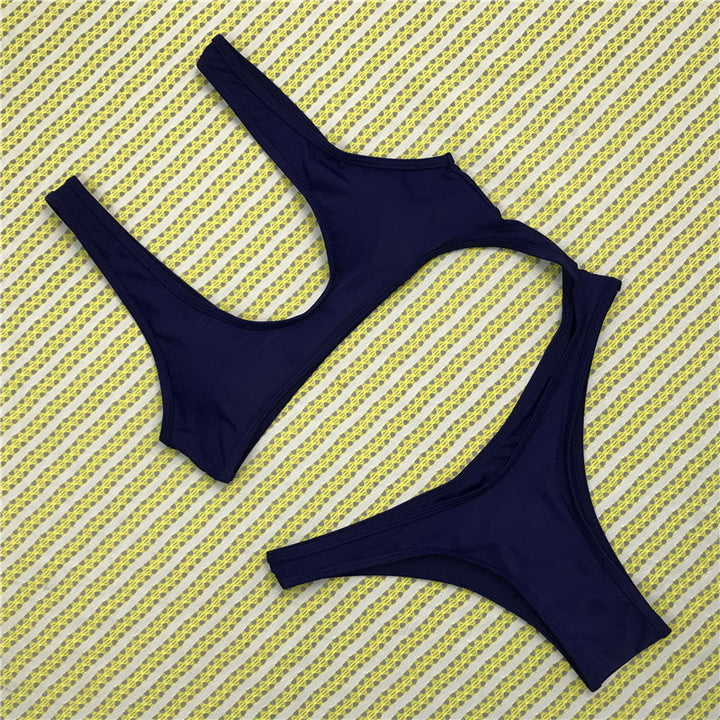 Dame minimalistisk bikini-sæt med dyb udskæring og høje benudskæringer Stilla