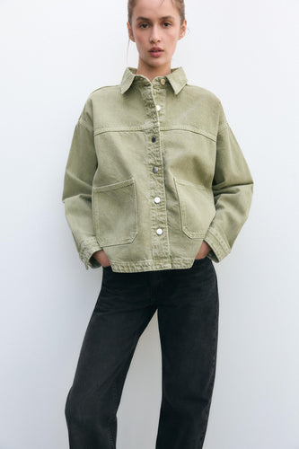 Stilla | Klassisk Khaki Denim Jakke til Hverdagens Stil
