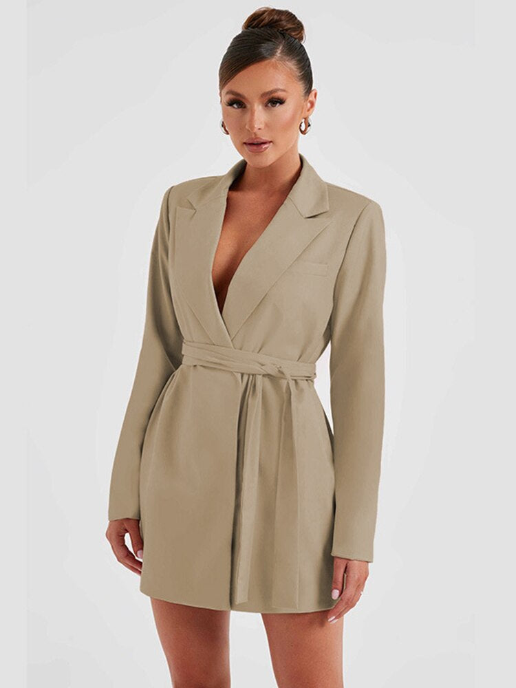 Stilla | Blazer Kjole - Figurtilpasset Pasform - Mini Længde - V-udskæring - Lange ærmer Elegant Beklædning