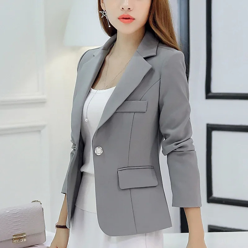 Stilla | Elegant Blazer Til Kvinder Med Knaplukning Ved Anklen