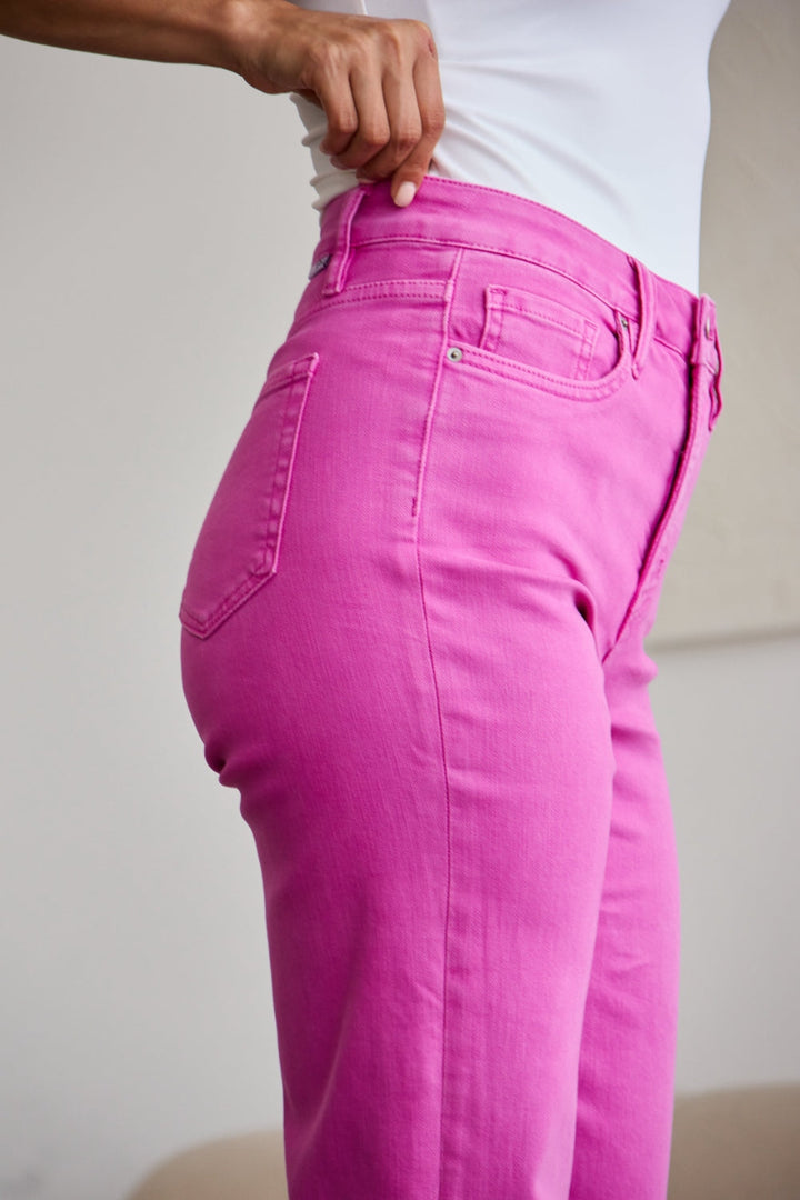 Stilla | Crop Chloe Plus Size Tummy Control High Waist Raw Hem Jeans