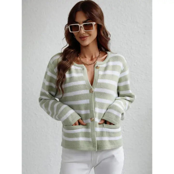 Stilla | Cozy Chunky Knit Sweater med Knapmanchet og Sidelommer