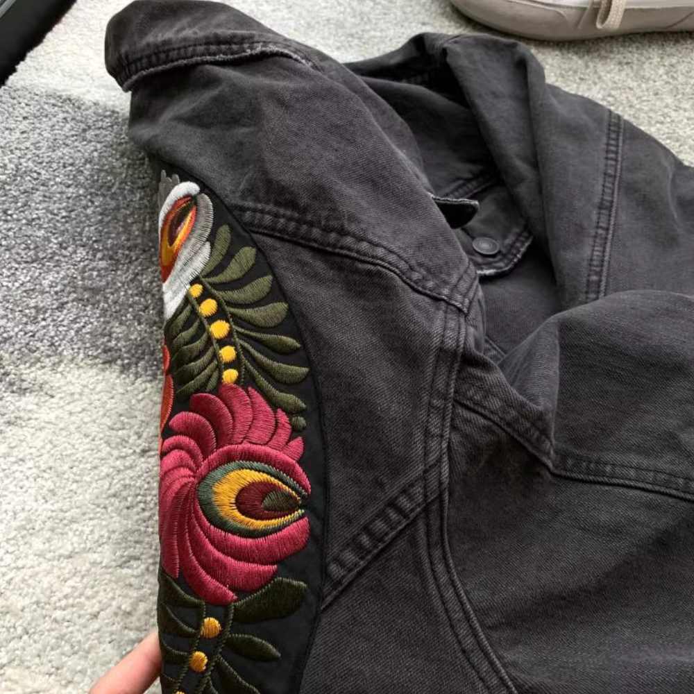 Stilla | Moderigtig Denim Jakke til Kvinder