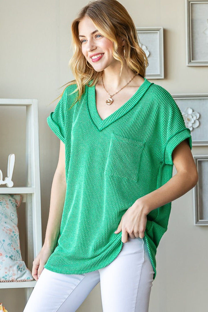 Stilla | Full Size Front Pocket Kortærmet Ribbet Top