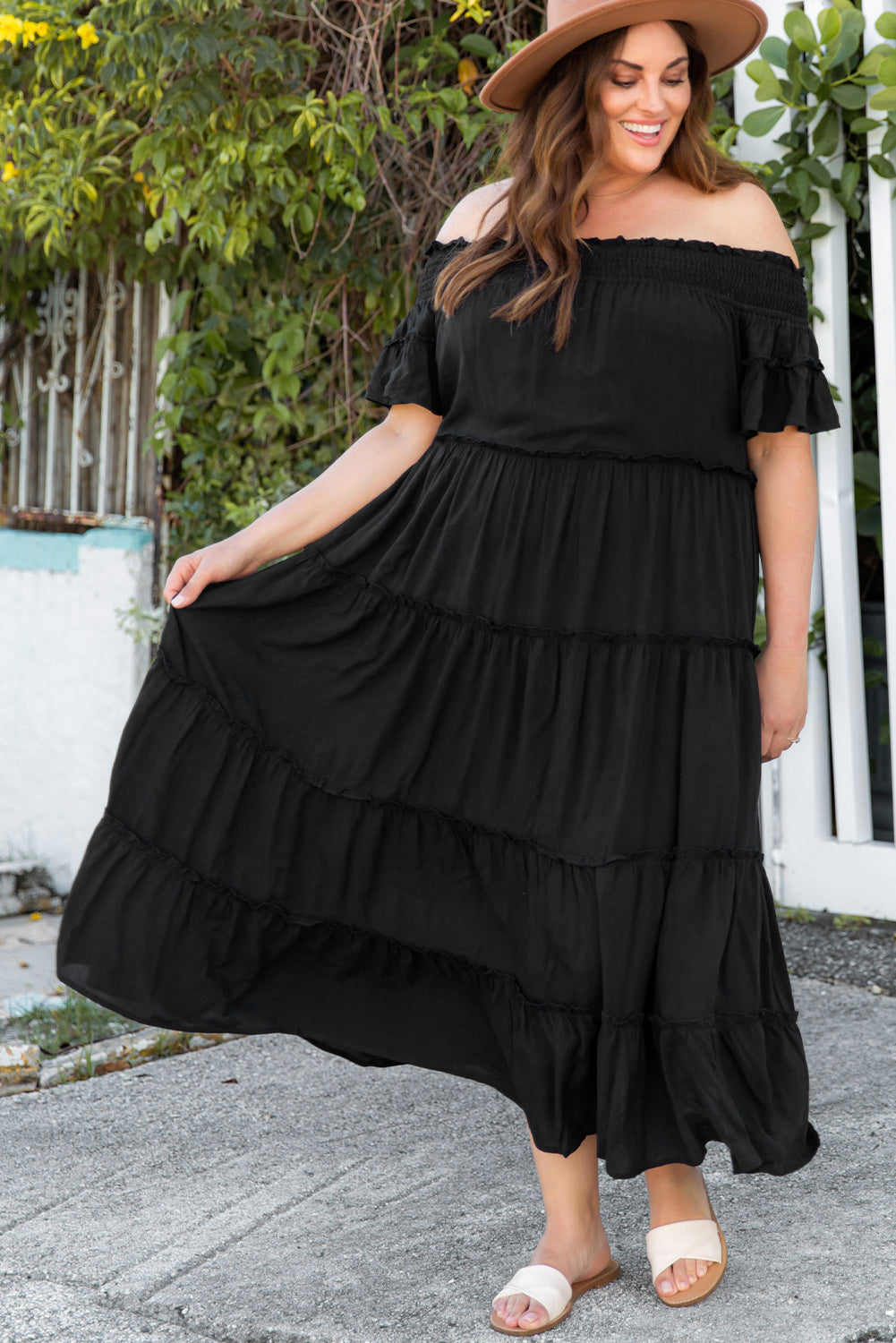 Stilla | Størrelse Off-shoulder Ruffle Trim Maxi Kjole