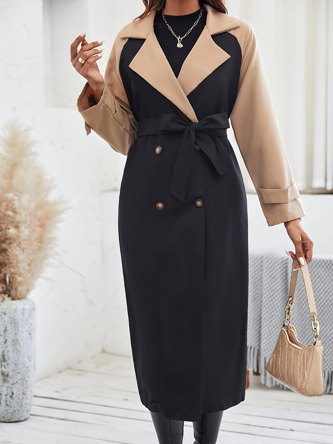 Stilla | Farveblok-trenchcoat med knapdetaljer og maskinvaskbart design til damer Perfekt til hverdagen
