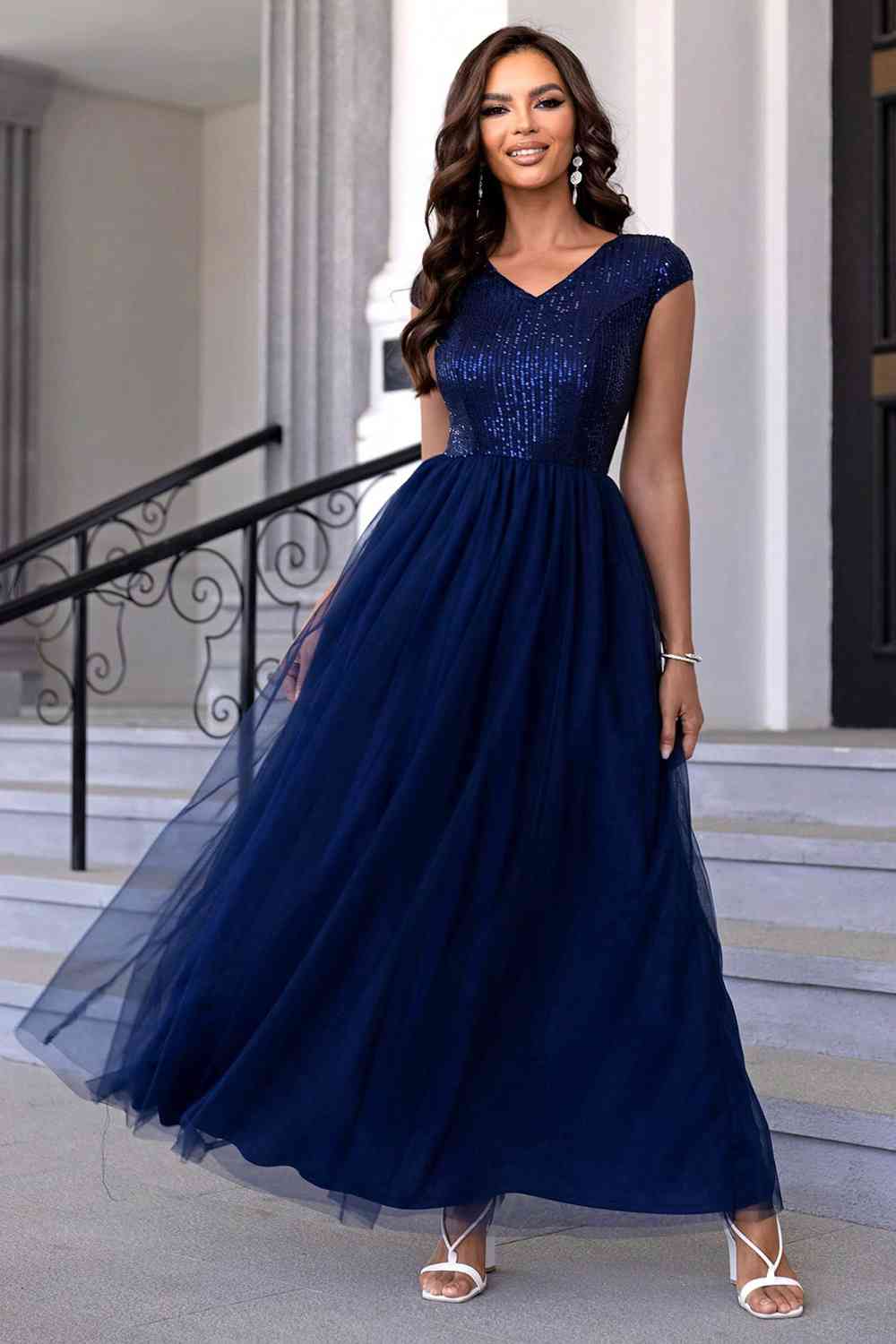 Stilla | V-hals Mesh Maxi Kjole