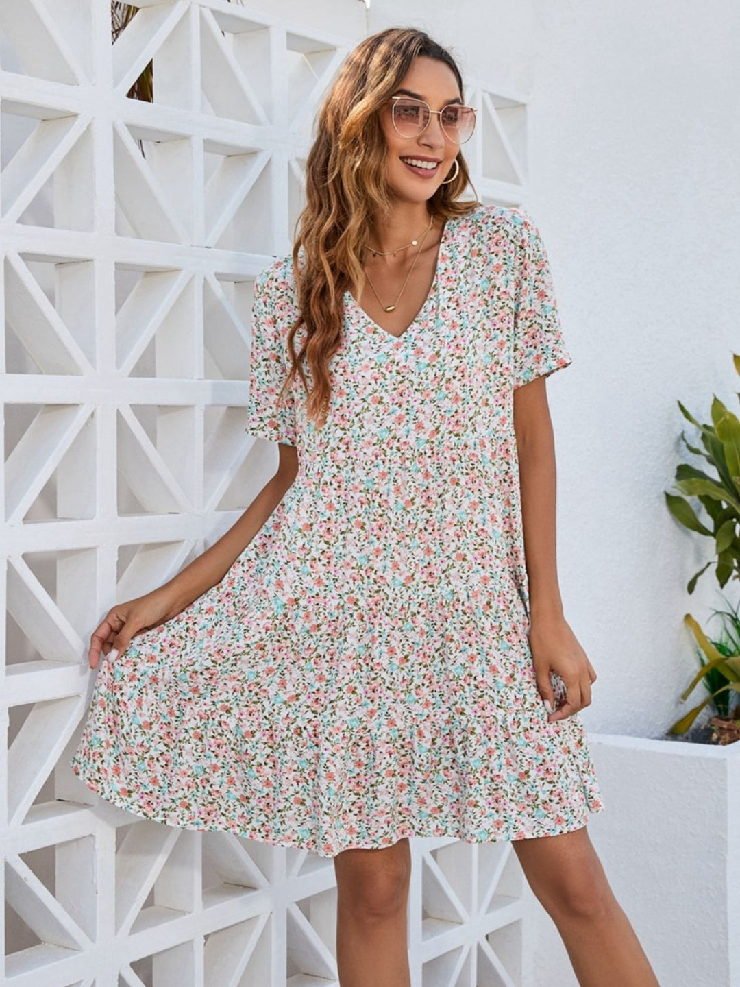 Stilla | Blomster V-hals Mini Kjole