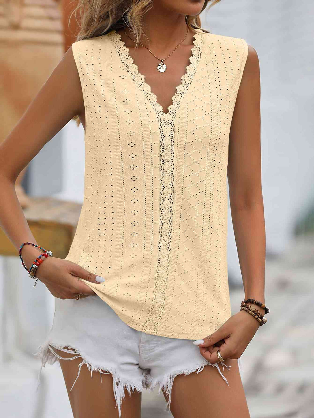 Stilla | Spliced Lace V-hals Udenærmelig Top