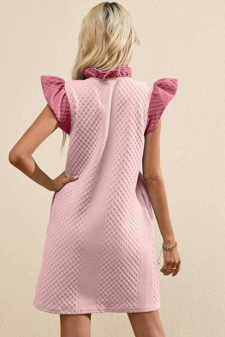 Stilla | V-hals cap sleeve mini kjole