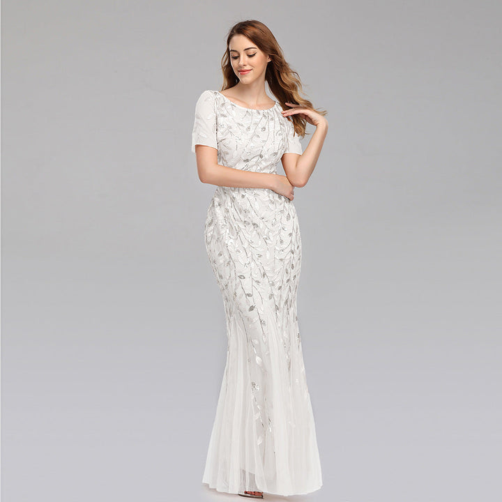 Stilla | Elegant Aftenkjole med Blonder & Broderi