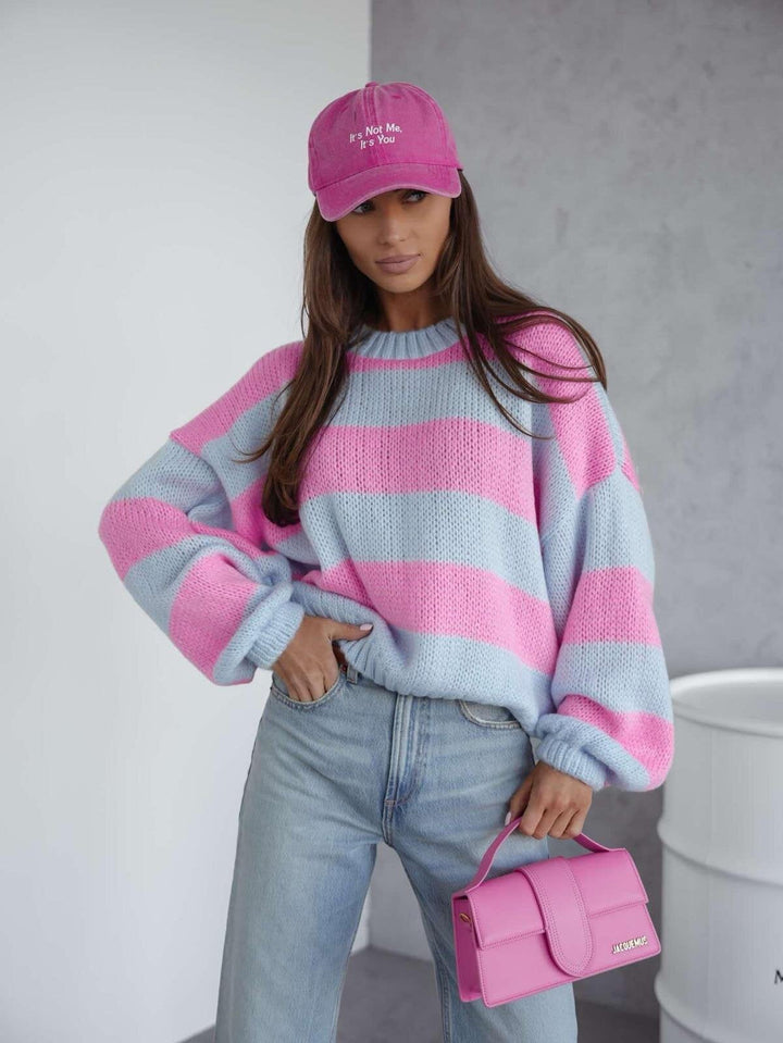 Stilla | Lys, Let Strikket Sweatshirt med Løse Ærmer