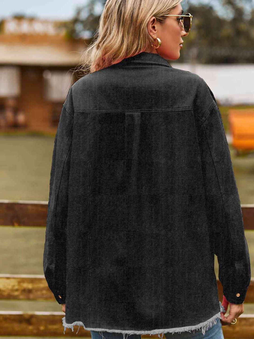 Stilla | Op Krave Hals Raw Hem Denim Top
