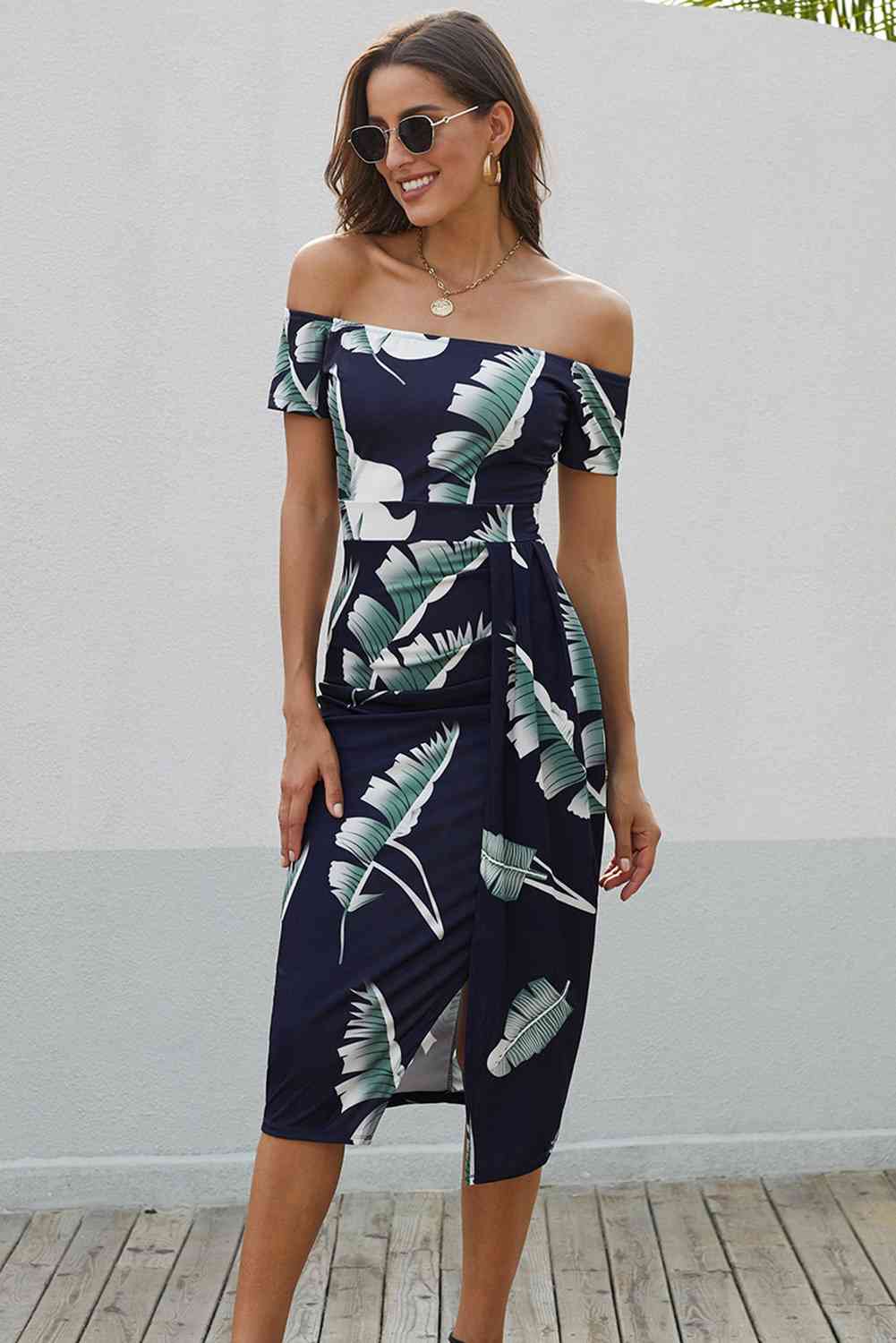 Stilla | Off-shoulder Split Kjole
