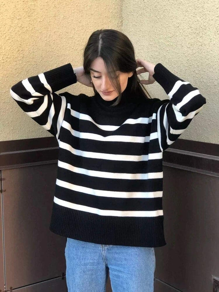 Stilla | Strikpullover Oversized Fit Høj Krave Bløde Strikkede Striber
