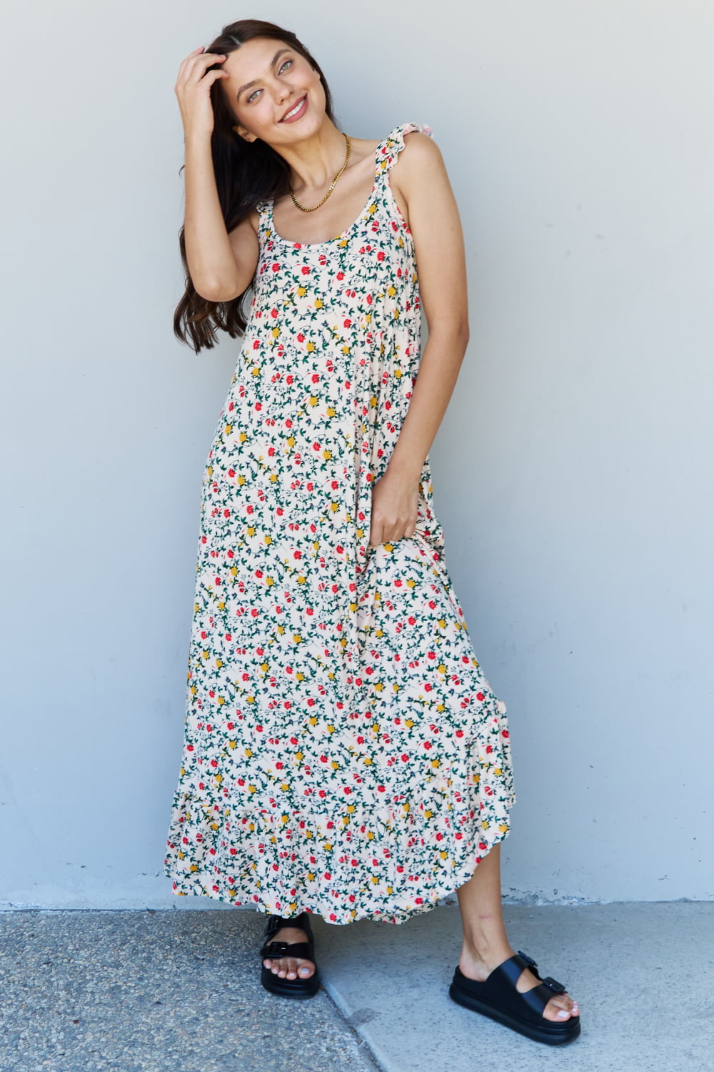 Stilla | I Havenet Ruffle Floral Maxi Kjole I Natural Rose
