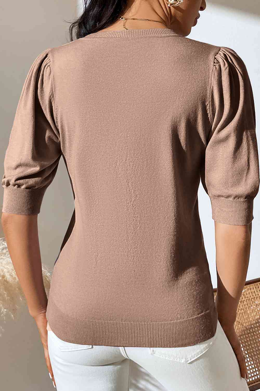 Stilla | Neck Puff Sleeve Strik Top