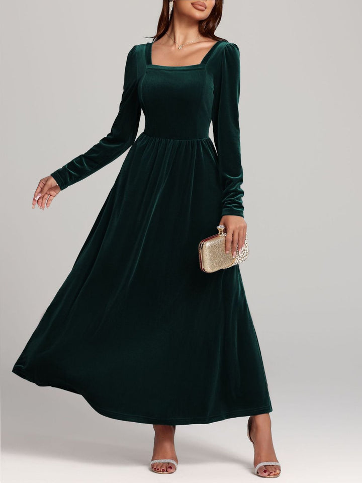 Stilla | Square Neck Langærmet Kjole