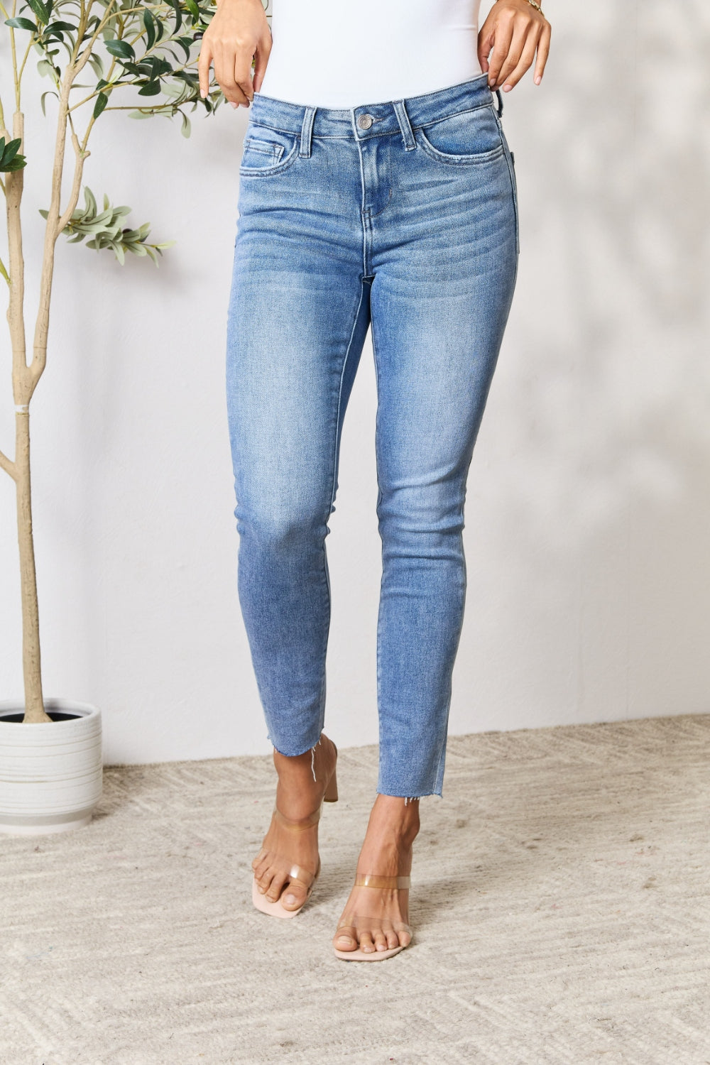 Stilla | Raw Hem Skinny Jeans