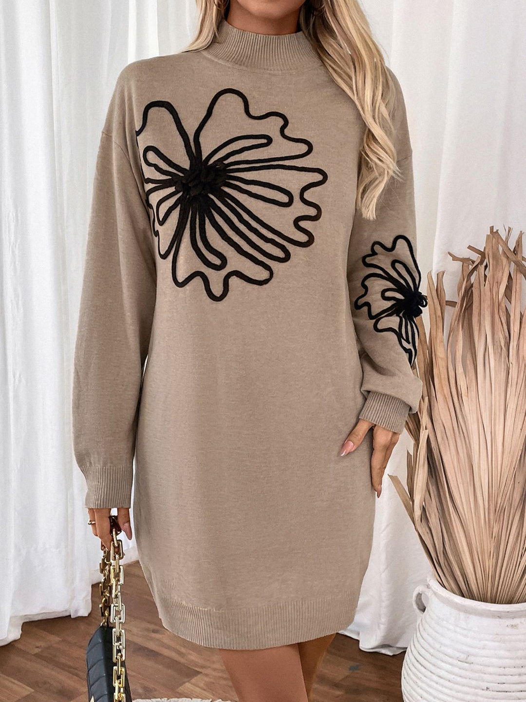 Stilla | Blomst Mock Neck Langærmet Sweater Kjole