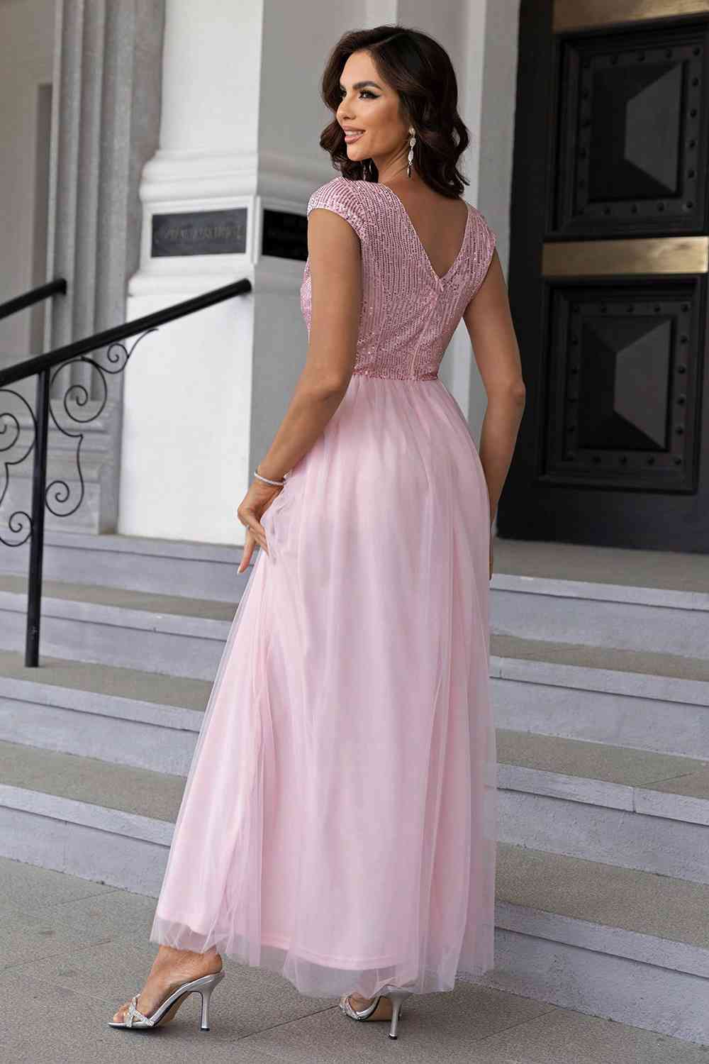 Stilla | V-hals Mesh Maxi Kjole