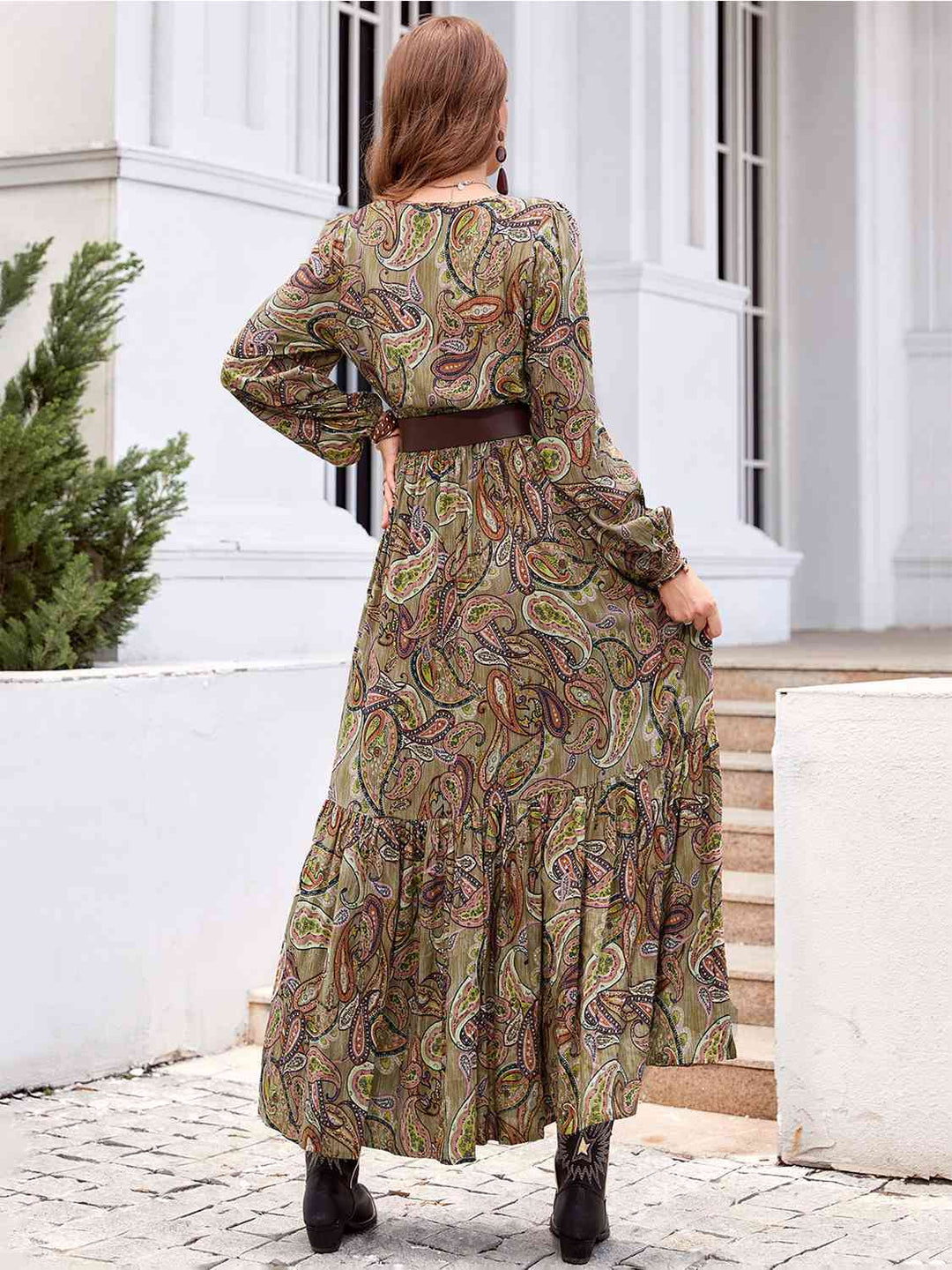 Stilla | Tie Neck Ruffle Hem Langærmet Kjole