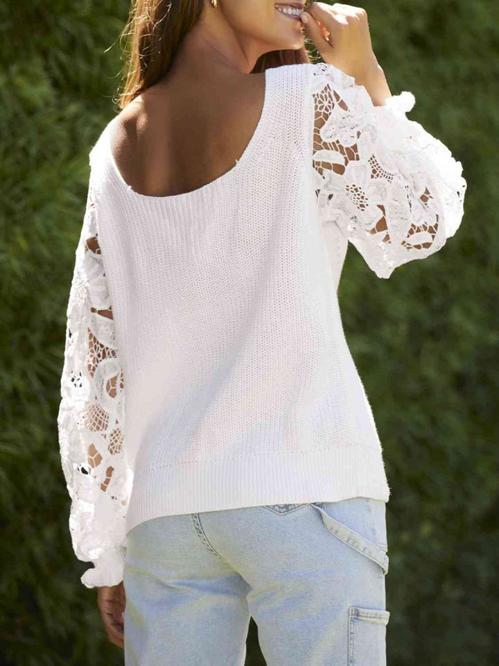 Stilla | Blonde Trim Flounce Sleeve Strik Top