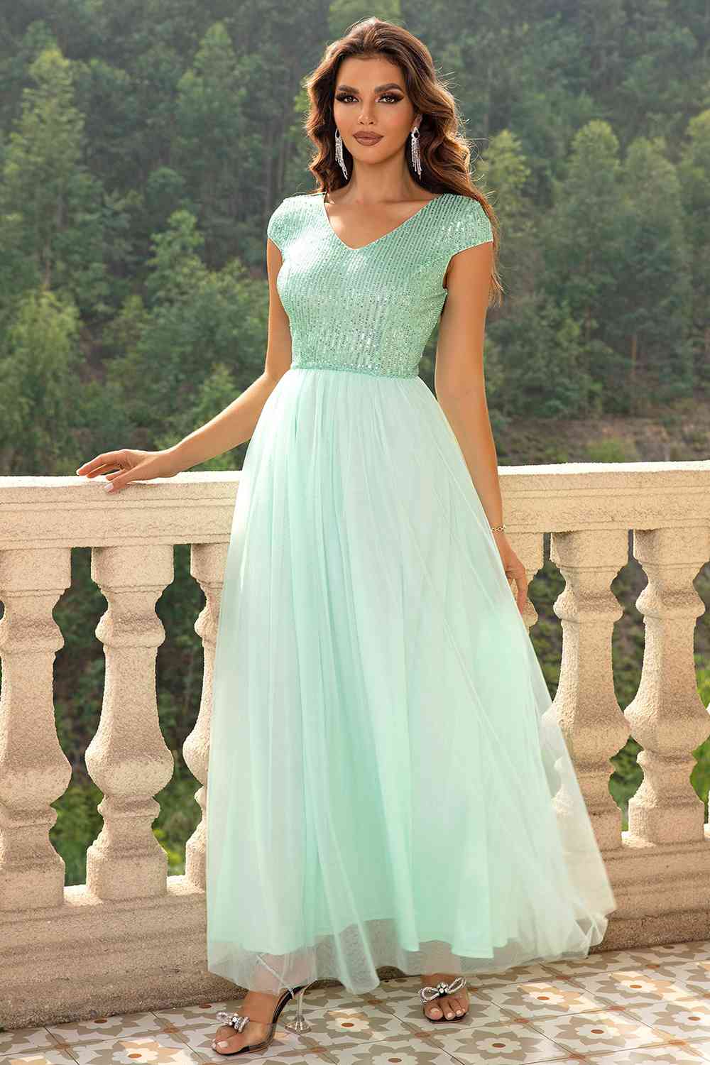 Stilla | V-hals Mesh Maxi Kjole