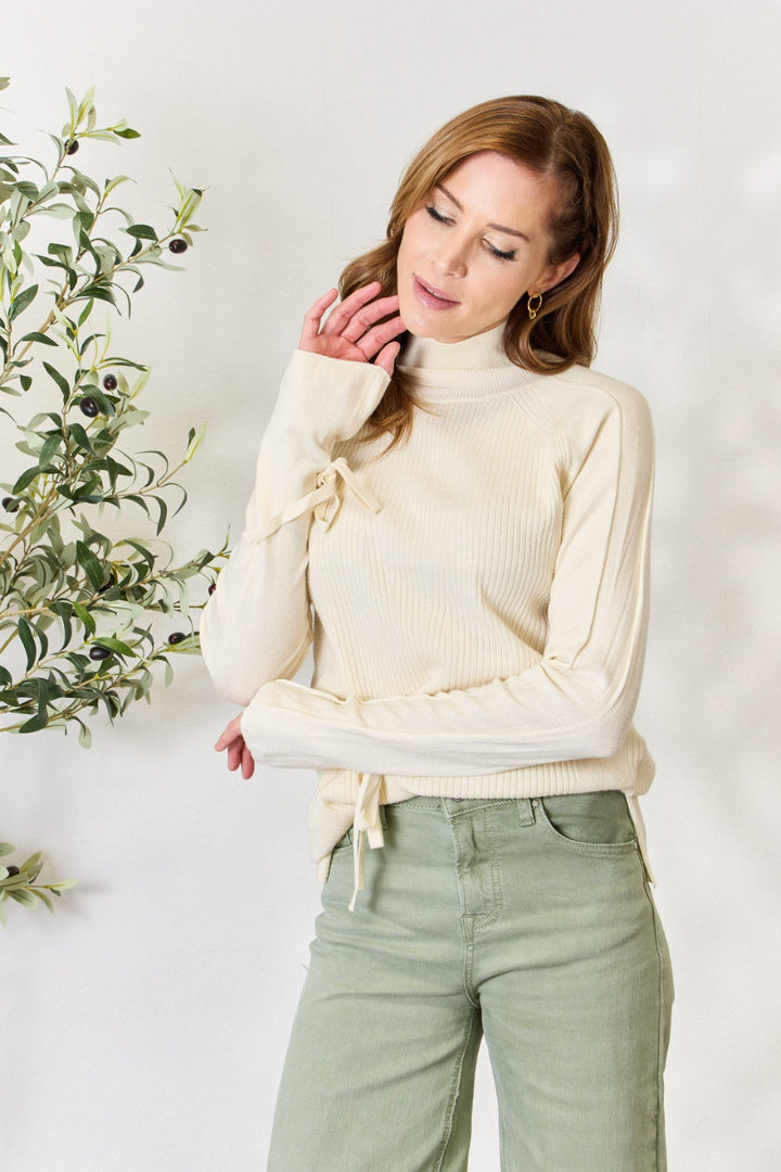 Stilla | Full Size Ribbet Sløjfe Detalje Langærmet Turtleneck Strik Top