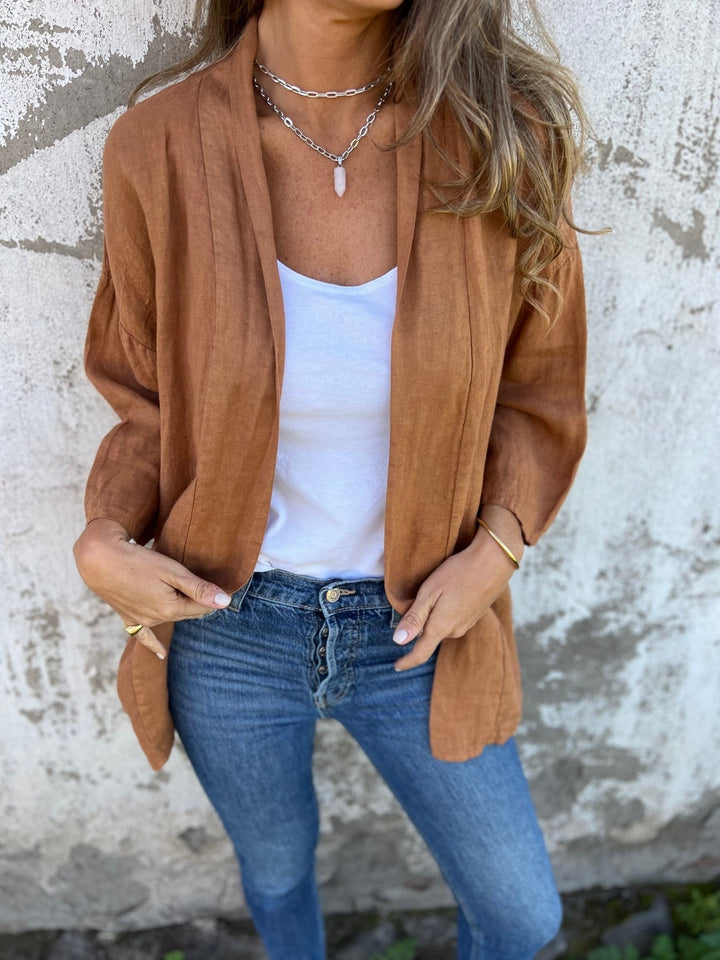 Stilla | Linned cardigan med volanger og 3/4-ærmer