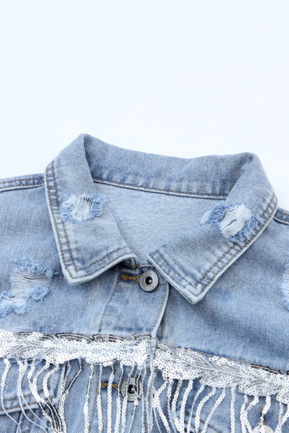 Stilla | Frynset Trim Slidset Knaplukket Denimjakke