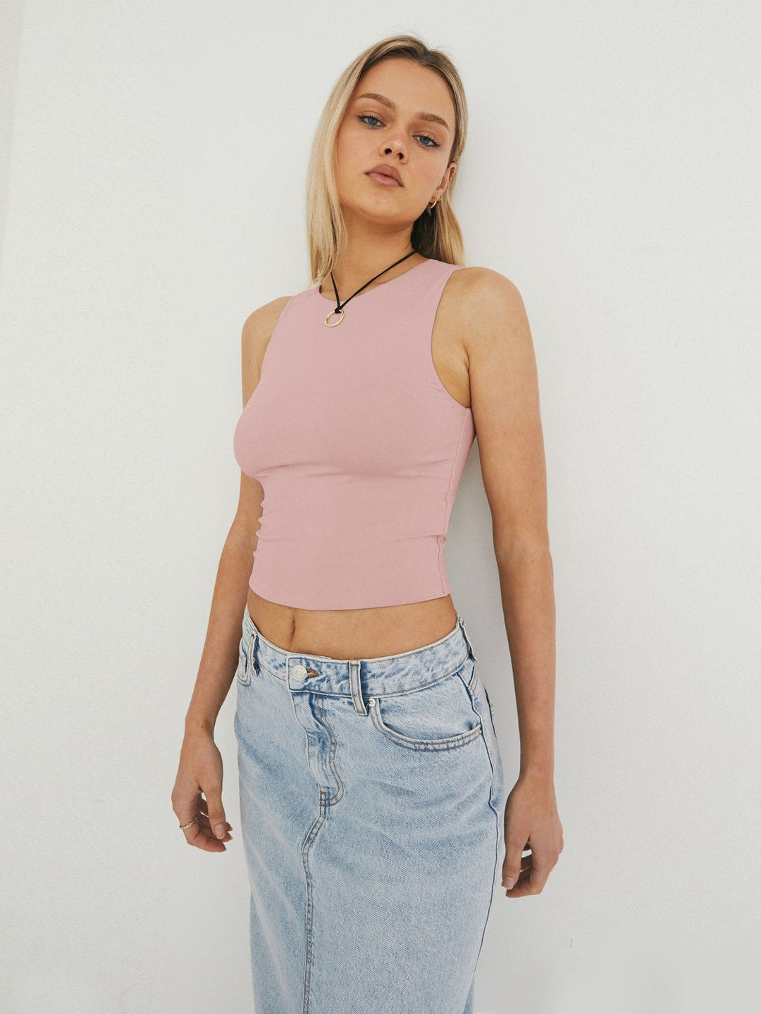 Stilla | V Hals Cropped Tank
