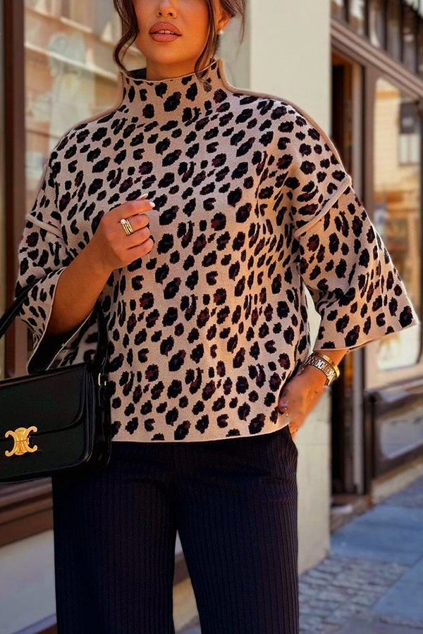 Stilla | Strikpullover med leopardmønster og løs rullekrave
