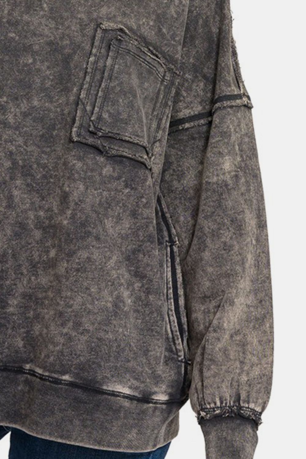Stilla | Sweatshirt med synlige sømme, rund halsudskæring og faldende skuldre