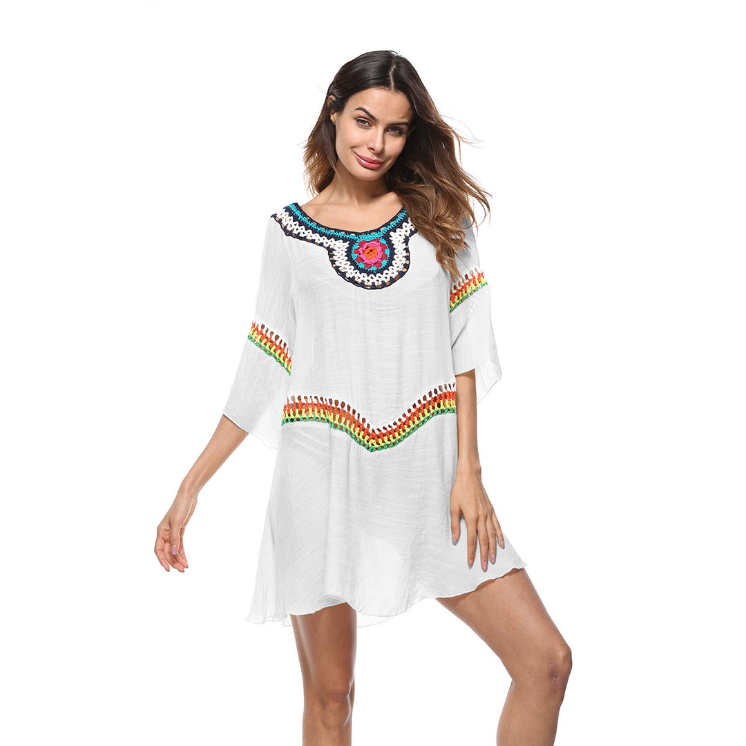 Dame lette strandkaftan med farverige broderidetaljer Skovae