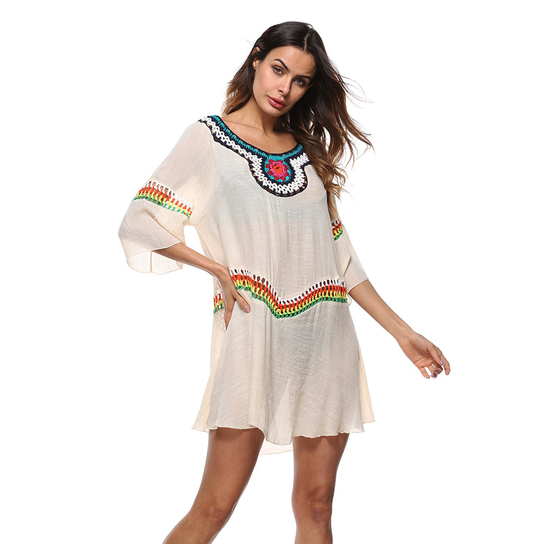 Dame lette strandkaftan med farverige broderidetaljer Skovae