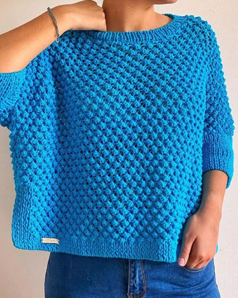 Stilla | Ensfarvet Loose Pullover med Rund Halsspids