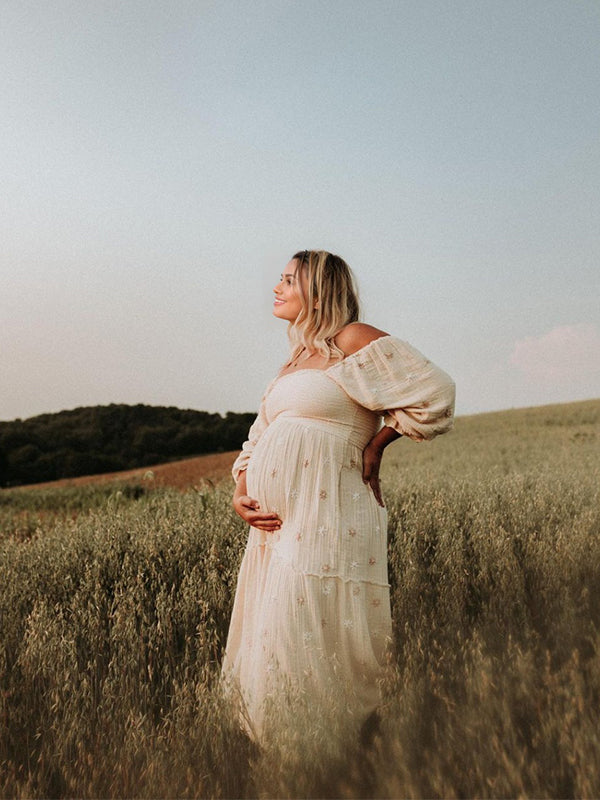 Stilla | Abrikos Lang Kjole Graviditet Blomstertrykt Skuldre Elegante Åbne Flæser Ferie Elegante Graviditetskjoler