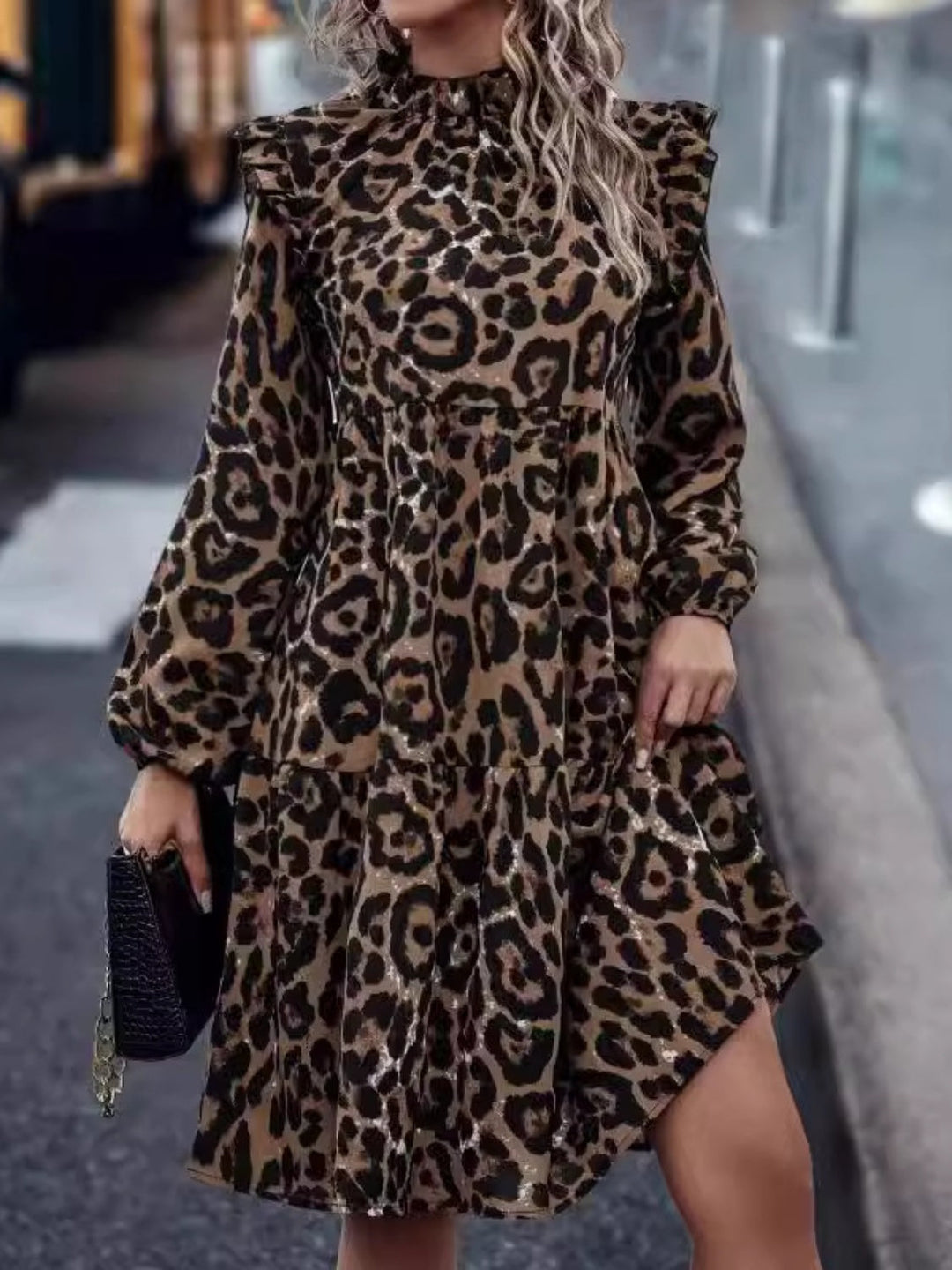 Stilla | Leopard Mock Neck Langærmet Mini Kjole