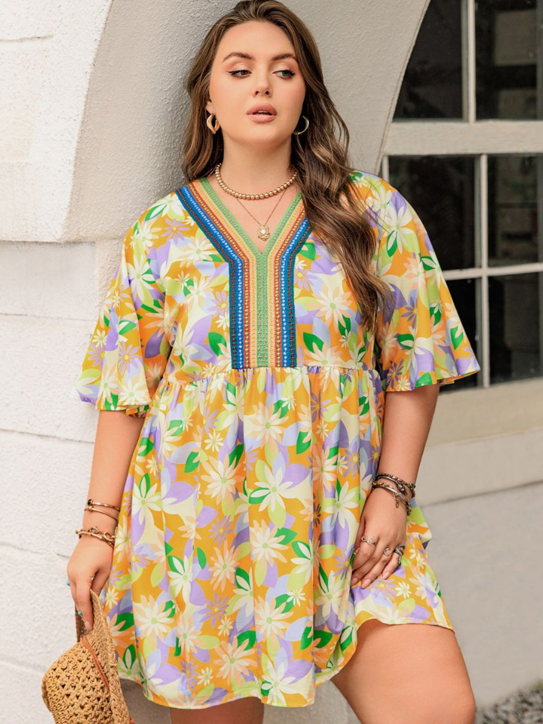 Stilla | Plus Size Trykt V-Hals Halv Ærme Mini Kjole