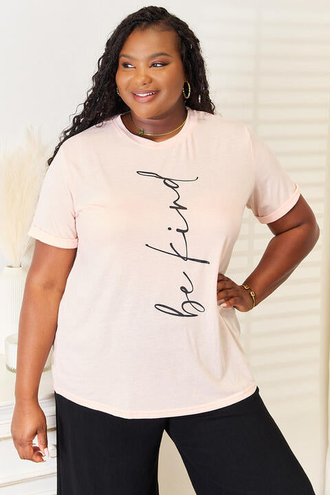 Stilla | Love Be Kind Grafisk Rund Hals T-shirt