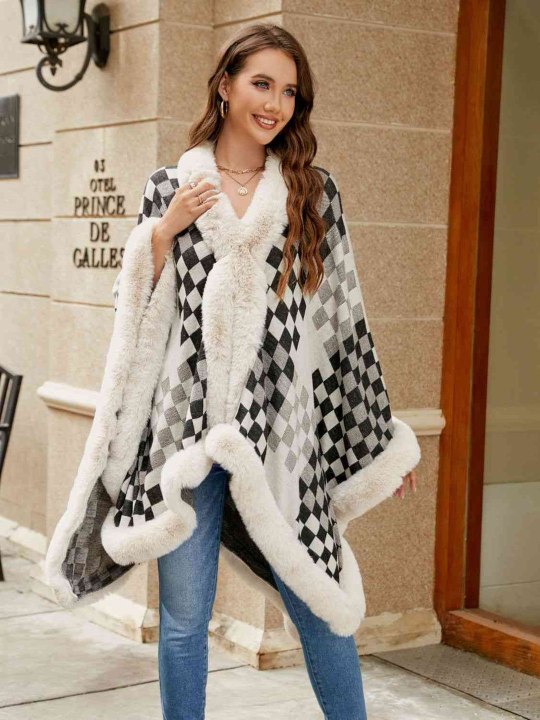 Stilla | Faux Fur Trim Poncho