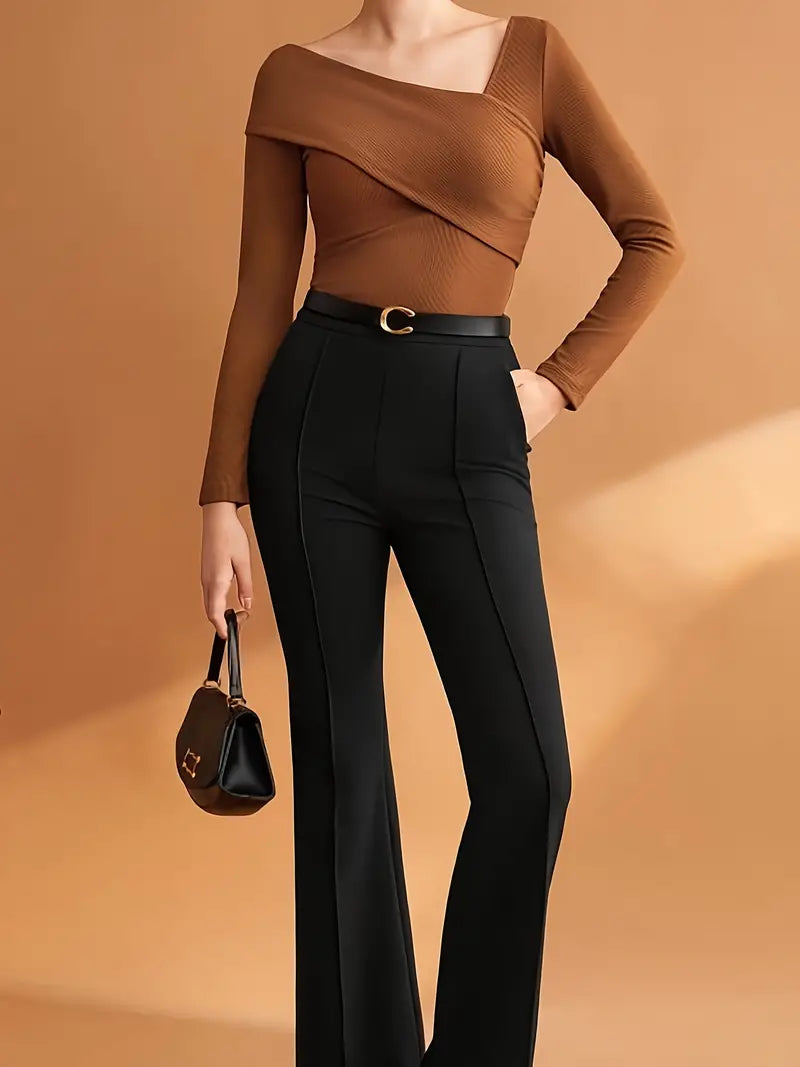 Stilla | Elegant Top Med Asymmetrisk Udsnit