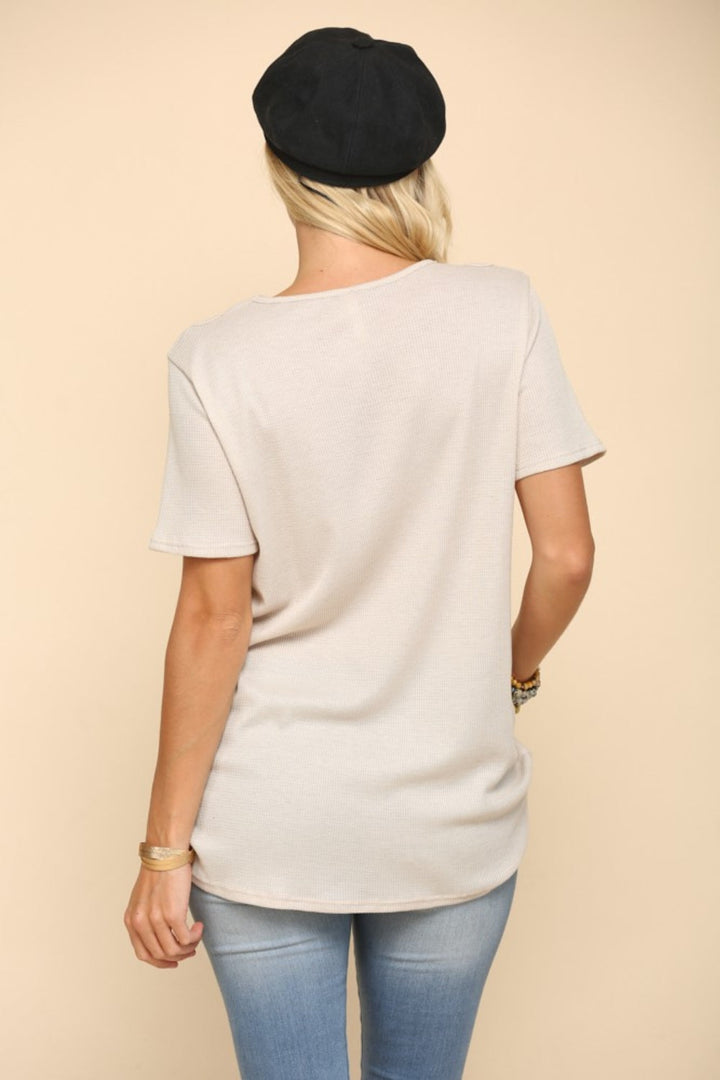 Stilla | Fuld størrelse Crisscross cutout kortærmet T-shirt