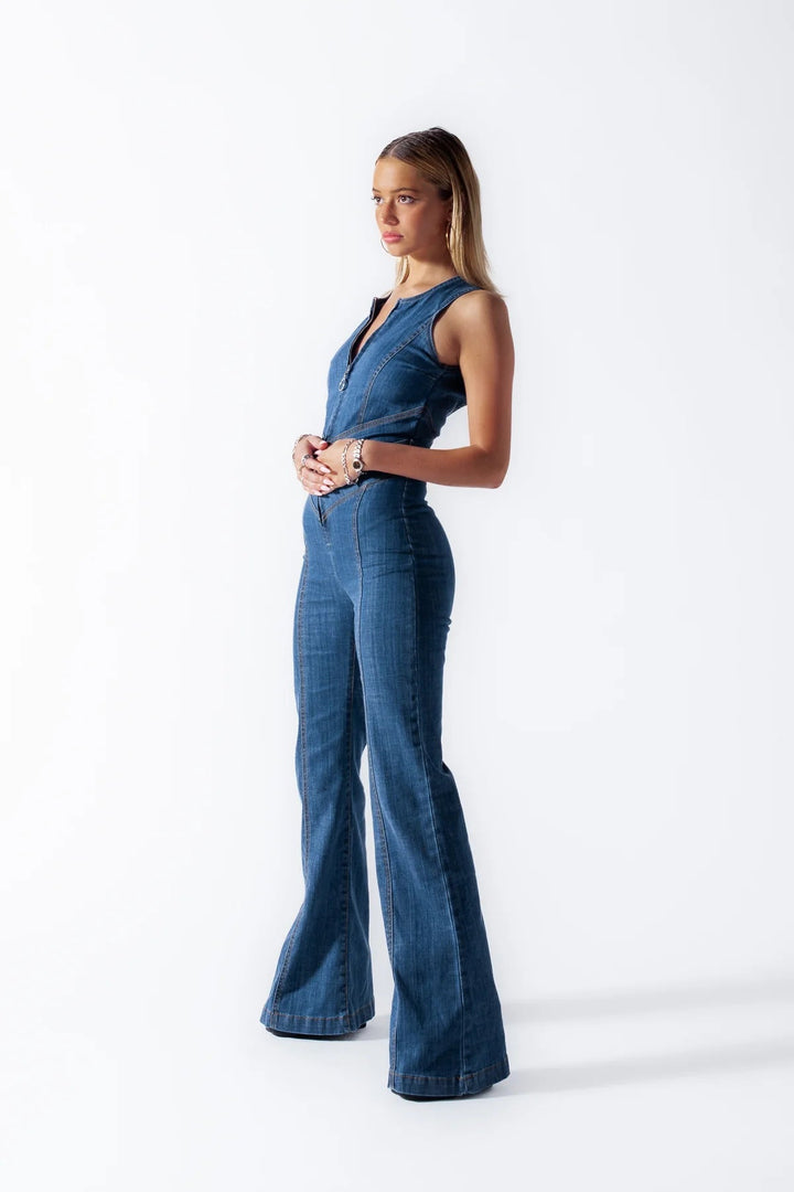 Stilla | Denim salopette til kvinder, udskæring på ryggen med hjerteformet udskæring, uden ærmer, tætsiddende, jumpsuit