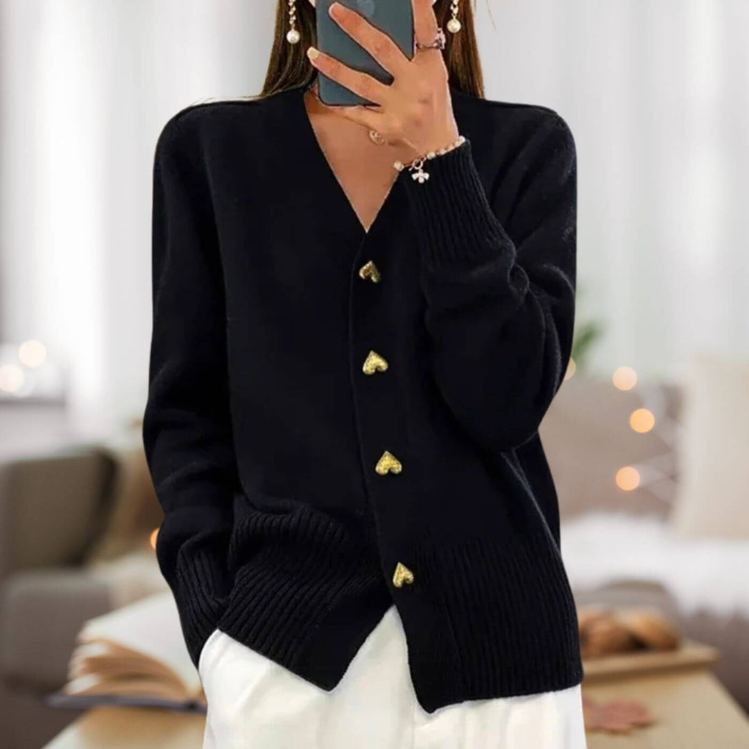 Stilla | Stilfuld Cardigan med Hjerteknap Detaljer
