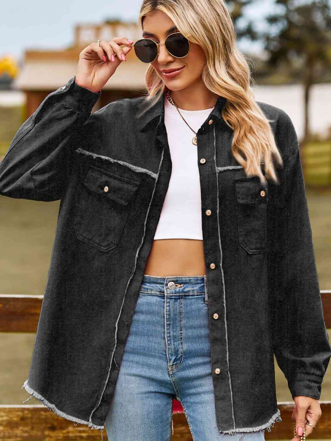 Stilla | Op Krave Hals Raw Hem Denim Top